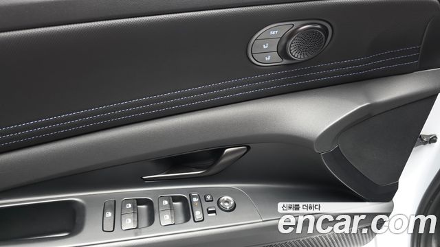 Hyundai AVANTE 2025 — photo 32