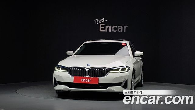 BMW 5-Series 2023 — photo 3