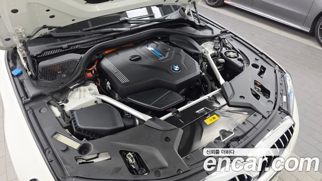 BMW 5-Series 2023 — photo 6
