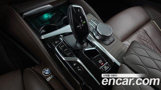BMW 5-Series 2023 — photo 12