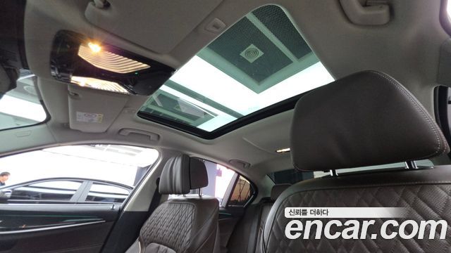 BMW 5-Series 2023 — photo 24
