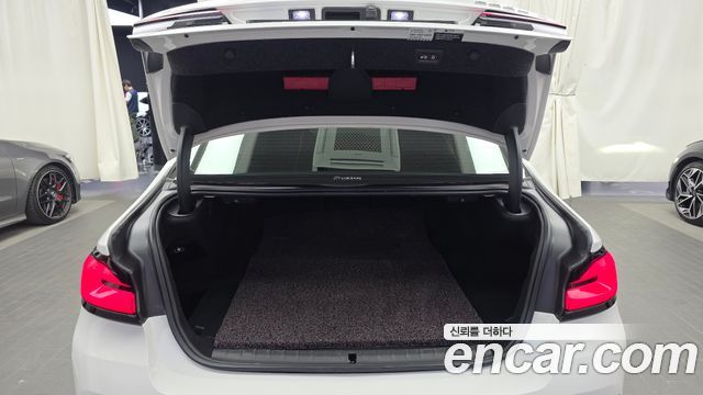 BMW 5-Series 2023 — photo 26
