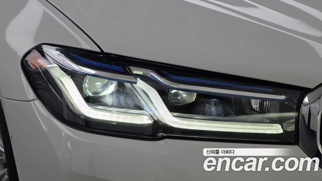 BMW 5-Series 2023 — photo 8