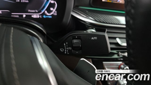 BMW 5-Series 2023 — photo 28