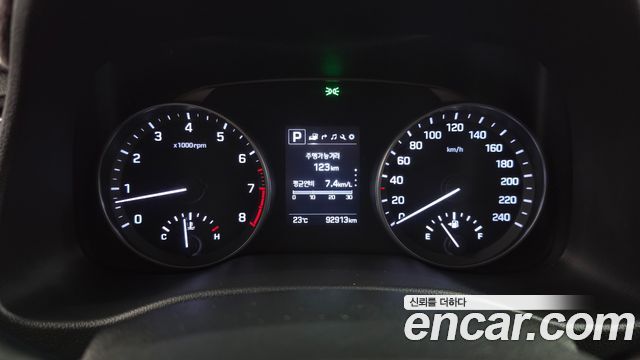 Hyundai AVANTE 2016 — photo 11