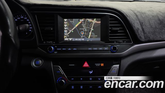 Hyundai AVANTE 2016 — photo 19
