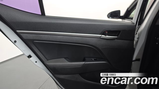 Hyundai AVANTE 2016 — photo 15