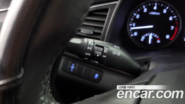 Hyundai AVANTE 2016 — photo 31