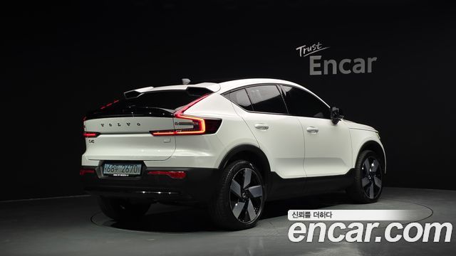 Volvo C40 2023 — photo 2