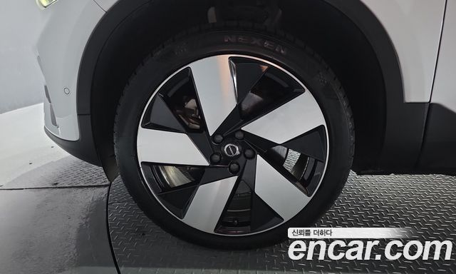 Volvo C40 2023 — photo 5