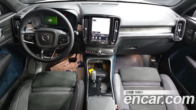 Volvo C40 2023 — photo 10