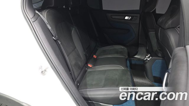 Volvo C40 2023 — photo 18