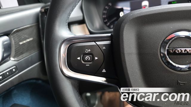 Volvo C40 2023 — photo 24