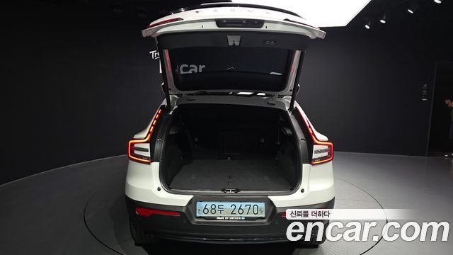 Volvo C40 2023 — photo 26