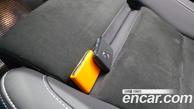 Volvo C40 2023 — photo 28