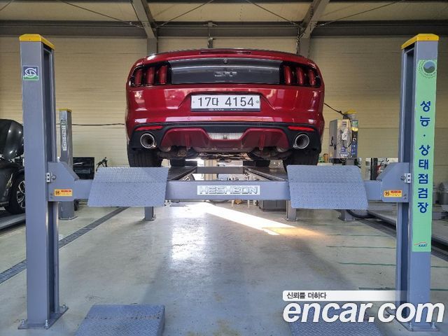 Ford Mustang 2017 — photo 2