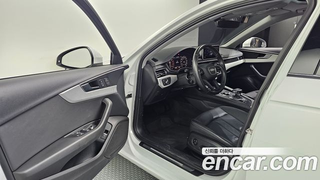 Audi A4 2019 — photo 13