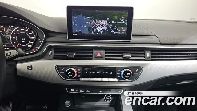 Audi A4 2019 — photo 18