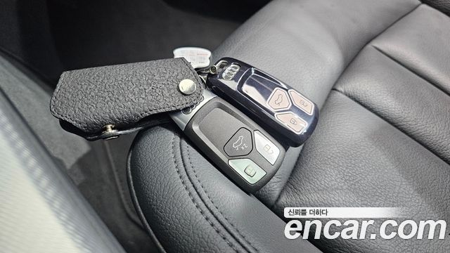 Audi A4 2019 — photo 21