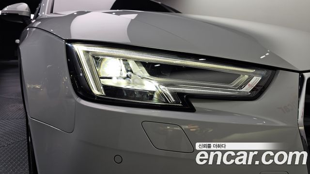 Audi A4 2019 — photo 8
