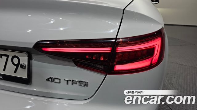 Audi A4 2019 — photo 9