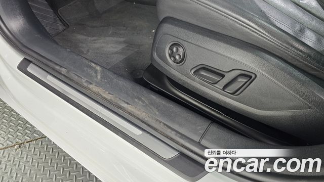 Audi A4 2019 — photo 29