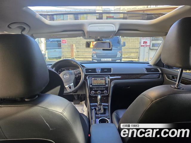 Volkswagen Passat 2015 — photo 11