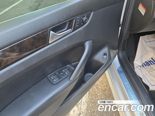 Volkswagen Passat 2015 — photo 16