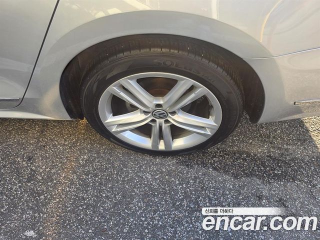 Volkswagen Passat 2015 — photo 19