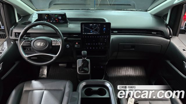 Hyundai Staria 2025 — photo 7