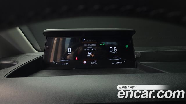 Hyundai Staria 2025 — photo 8