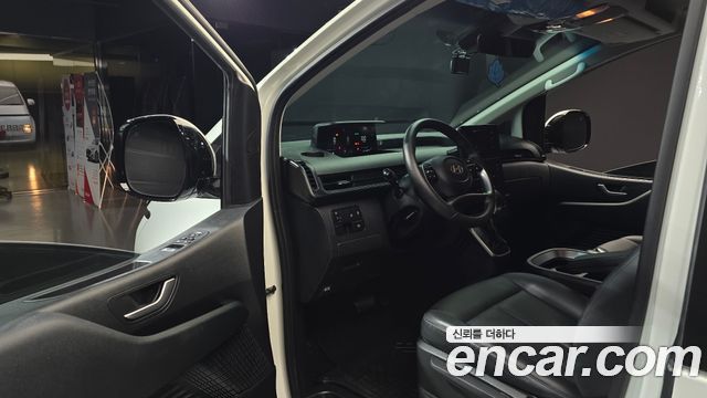 Hyundai Staria 2025 — photo 10
