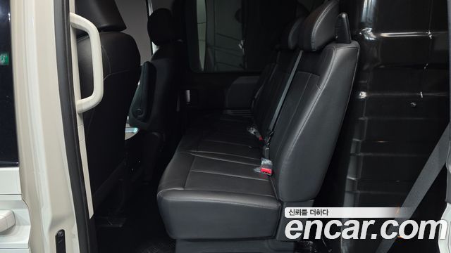 Hyundai Staria 2025 — photo 12
