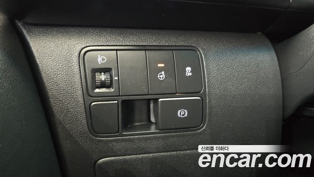 Hyundai Staria 2025 — photo 18