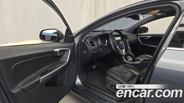 Volvo S60 2016 — photo 10