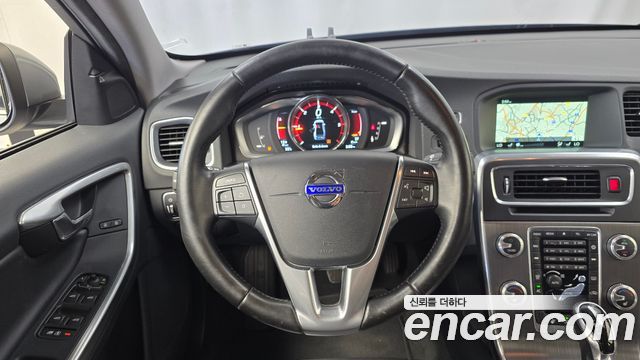 Volvo S60 2016 — photo 13