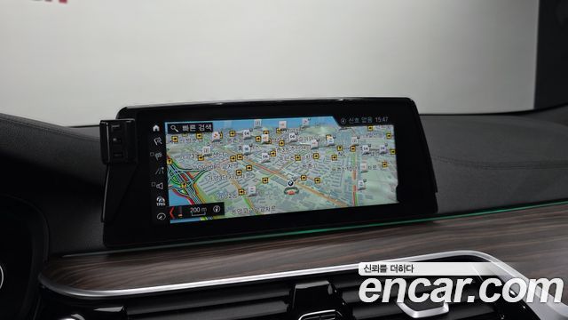 BMW 5-Series 2017 — photo 21
