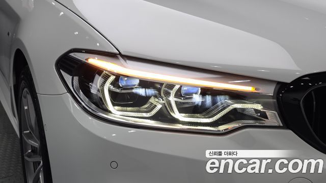 BMW 5-Series 2017 — photo 8
