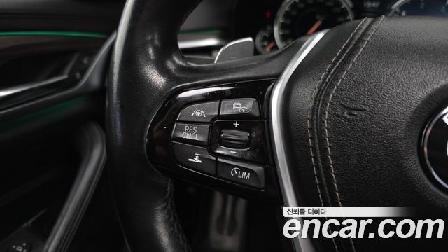 BMW 5-Series 2017 — photo 36