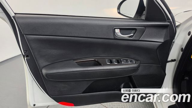 Kia K5 2019 — photo 14