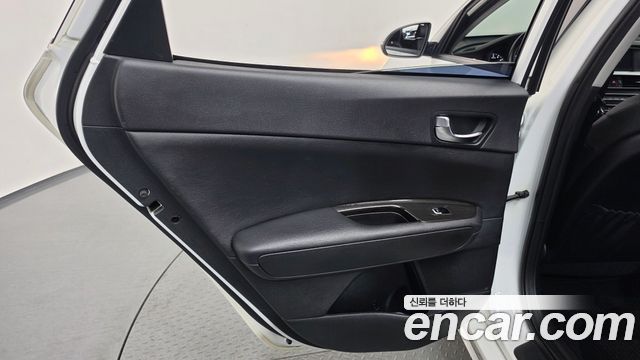 Kia K5 2019 — photo 15