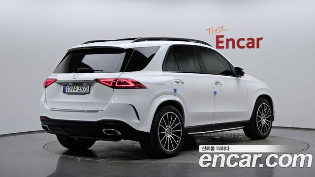Mercedes-Benz GLE-Class 2022 — photo 2