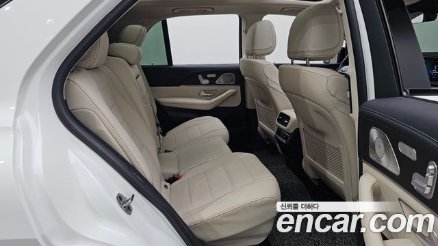 Mercedes-Benz GLE-Class 2022 — photo 18