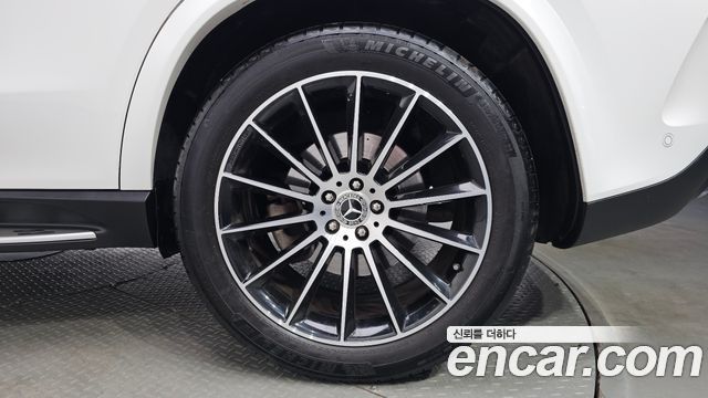 Mercedes-Benz GLE-Class 2022 — photo 7