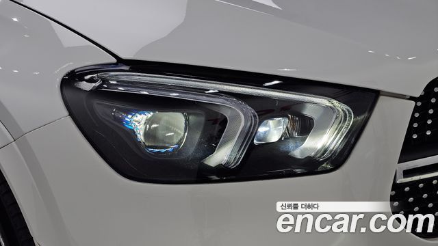 Mercedes-Benz GLE-Class 2022 — photo 8