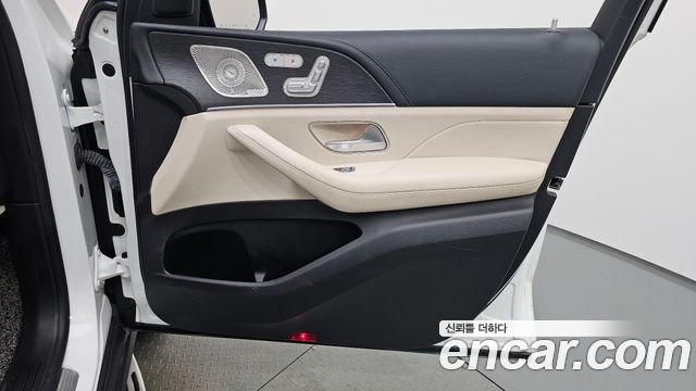 Mercedes-Benz GLE-Class 2022 — photo 15