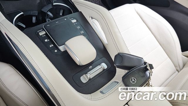 Mercedes-Benz GLE-Class 2022 — photo 29
