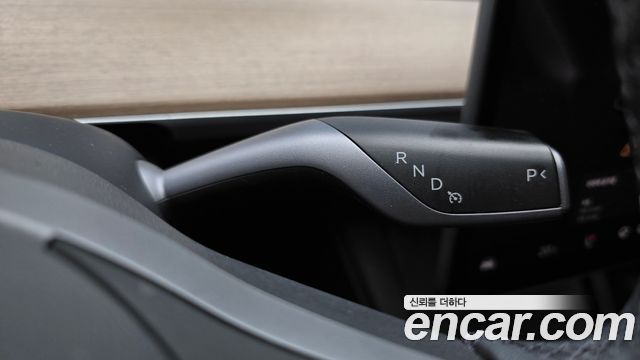 Tesla Model Y 2024 — photo 9