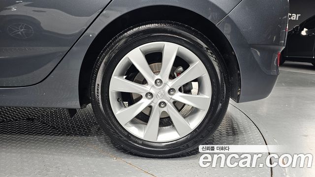Hyundai Accent 2012 — photo 5