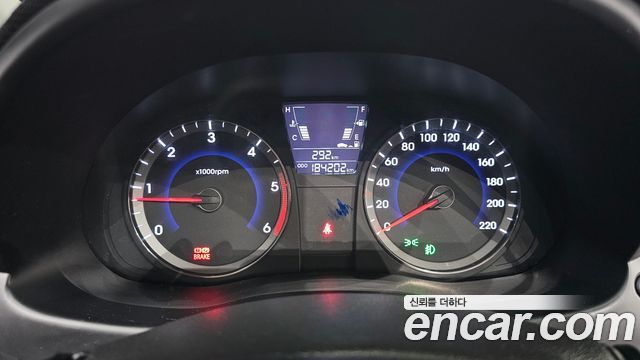 Hyundai Accent 2012 — photo 11